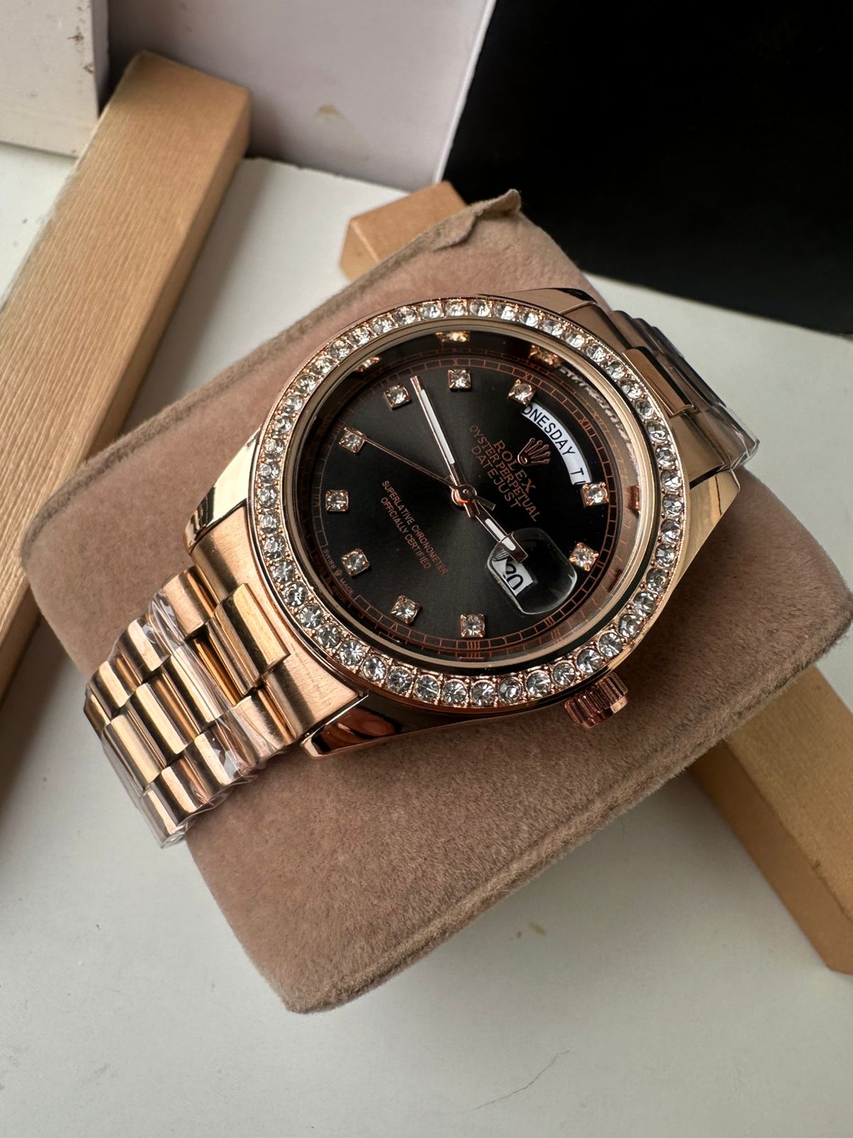 MK Emerald Crown - Image 4