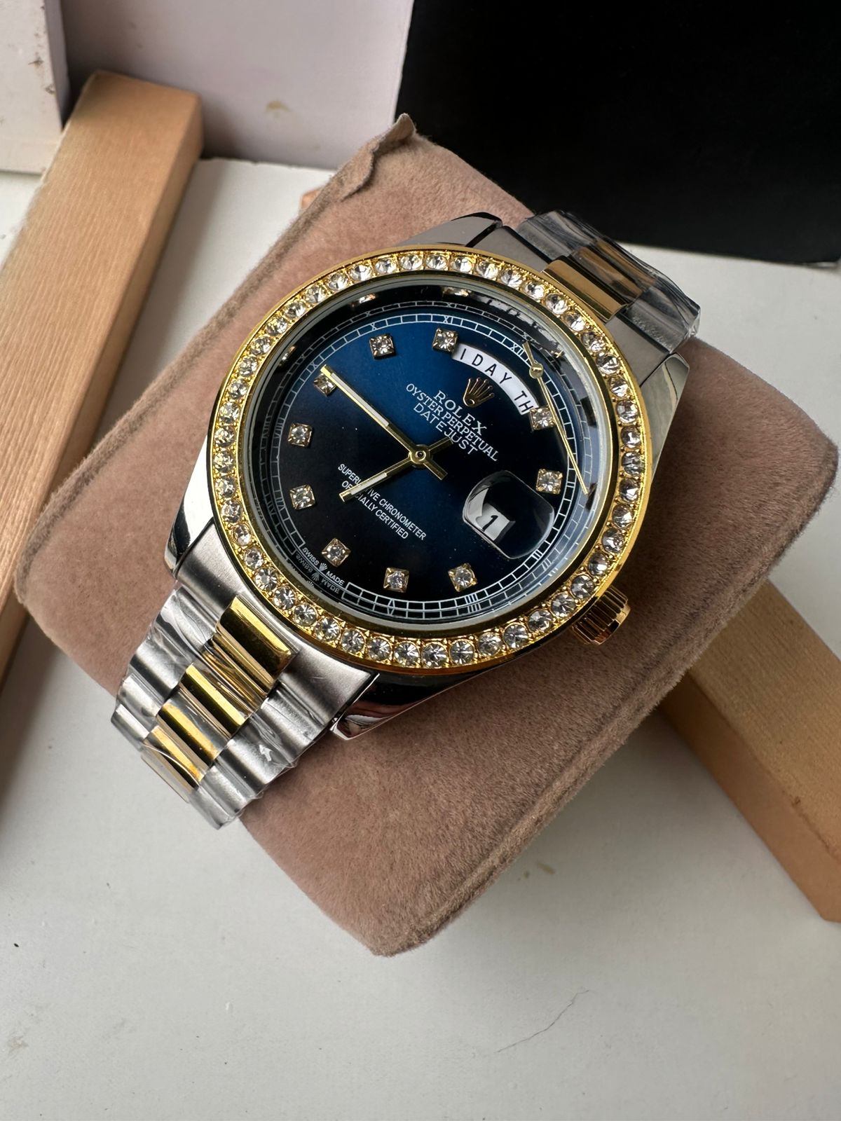 MK Emerald Crown - Image 3